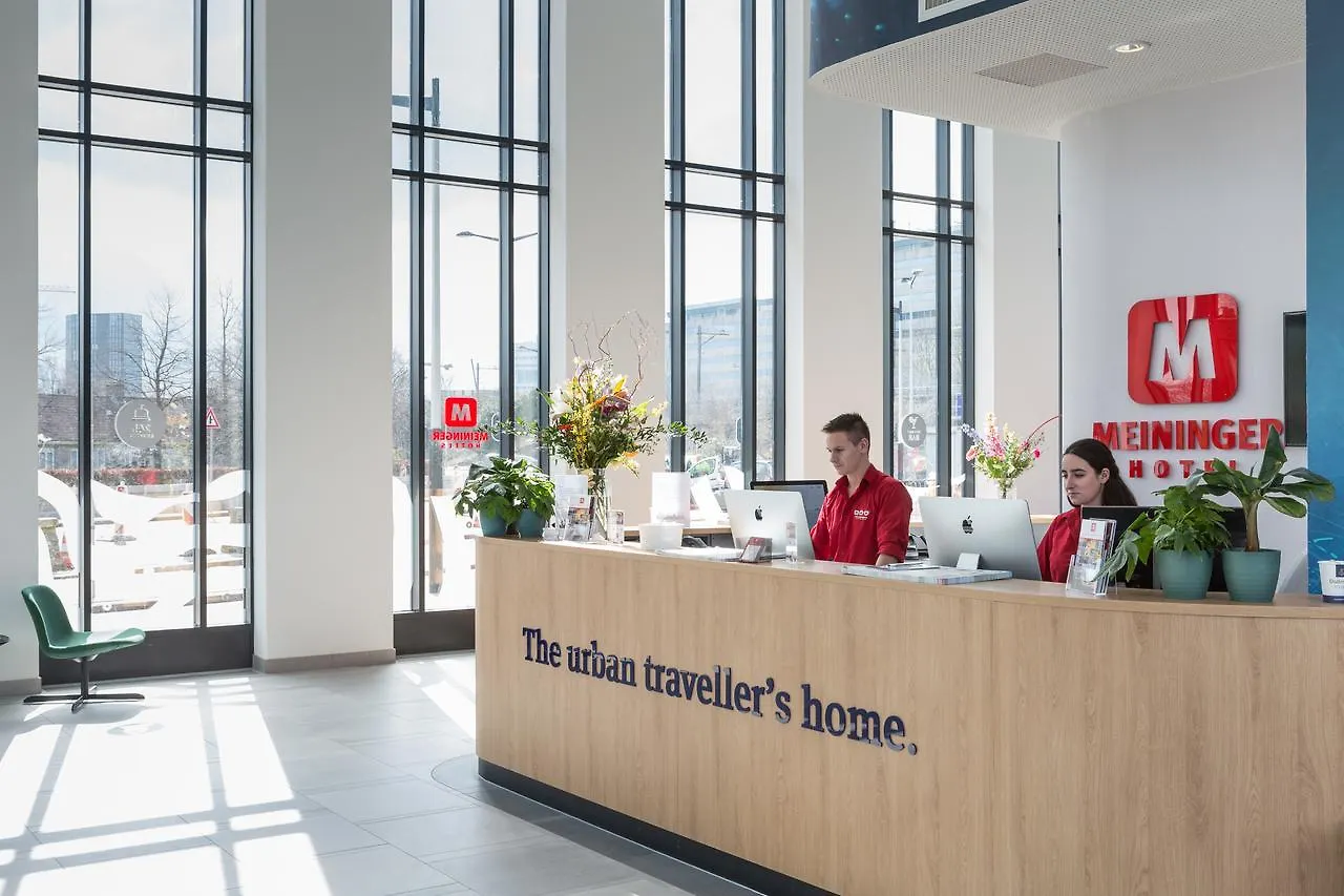 Meininger Hotel Amsterdam Amstel 3*,